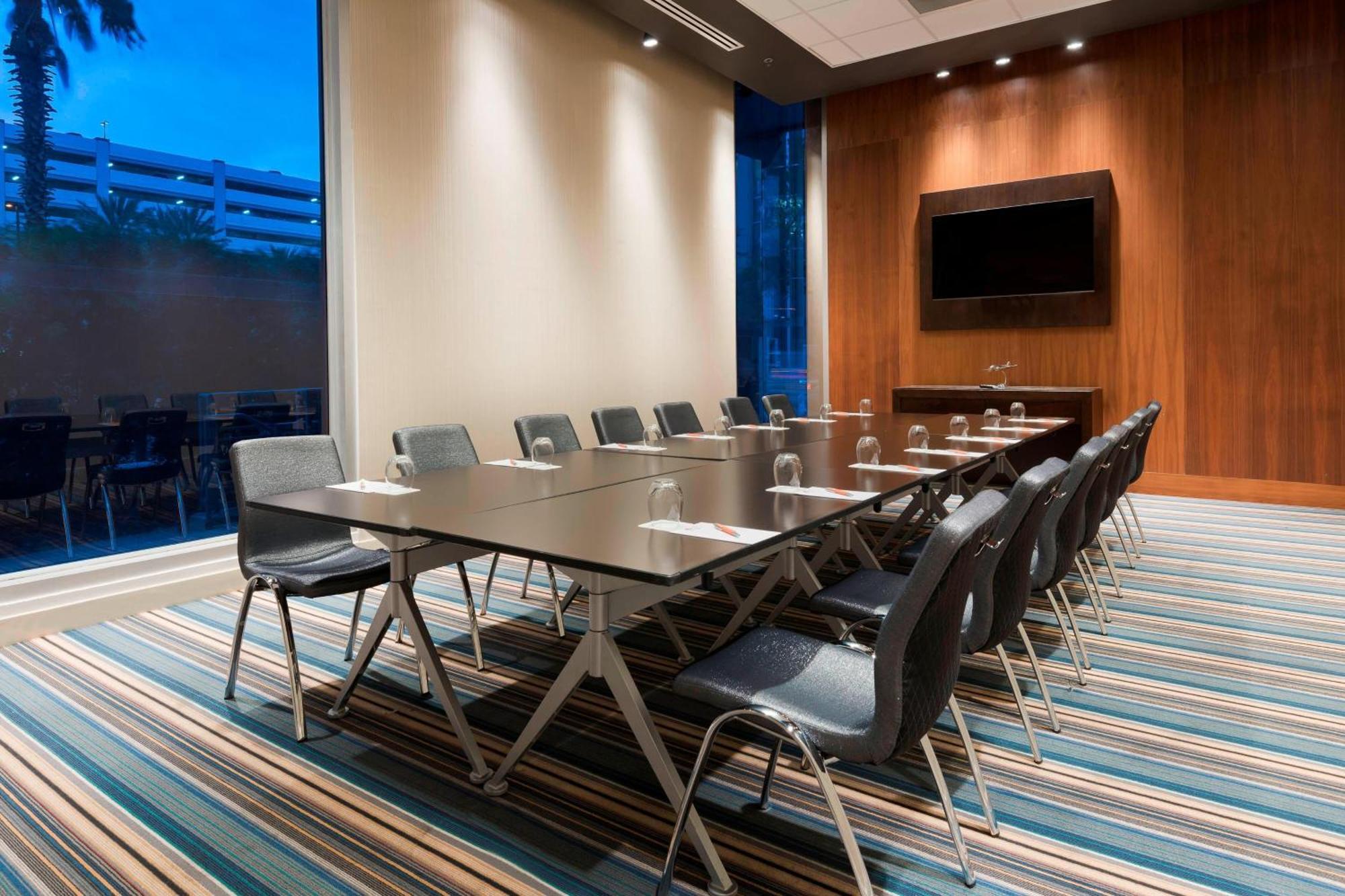 Отель Aloft Orlando Downtown Экстерьер фото